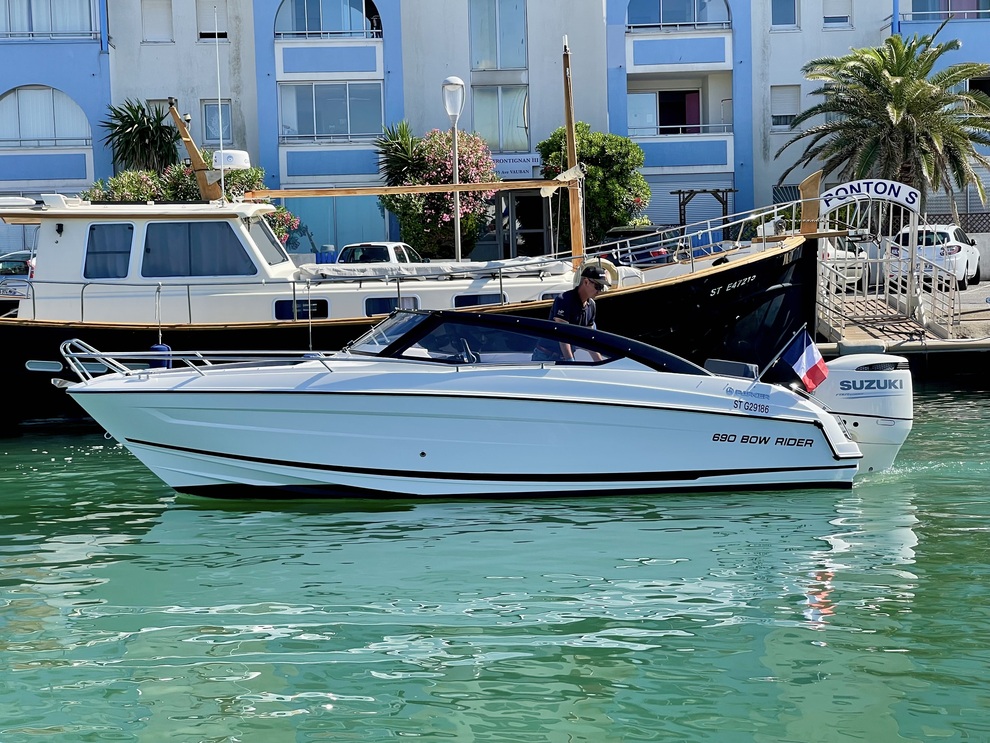 Sud yachting - GAMME BOW RIDER 